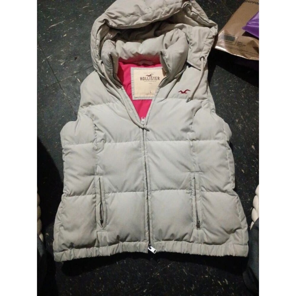 Women's size large Hollister hooded vest-0566